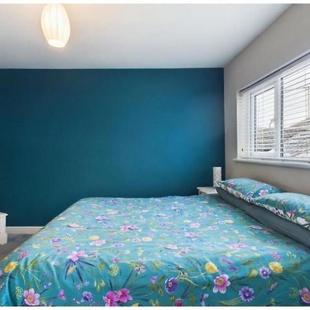 Tallets Apartment With Balcony & Parking Tewkesbury Luaran gambar