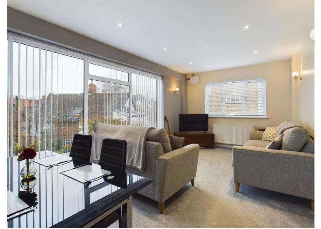 Tallets Apartment With Balcony & Parking Tewkesbury Luaran gambar